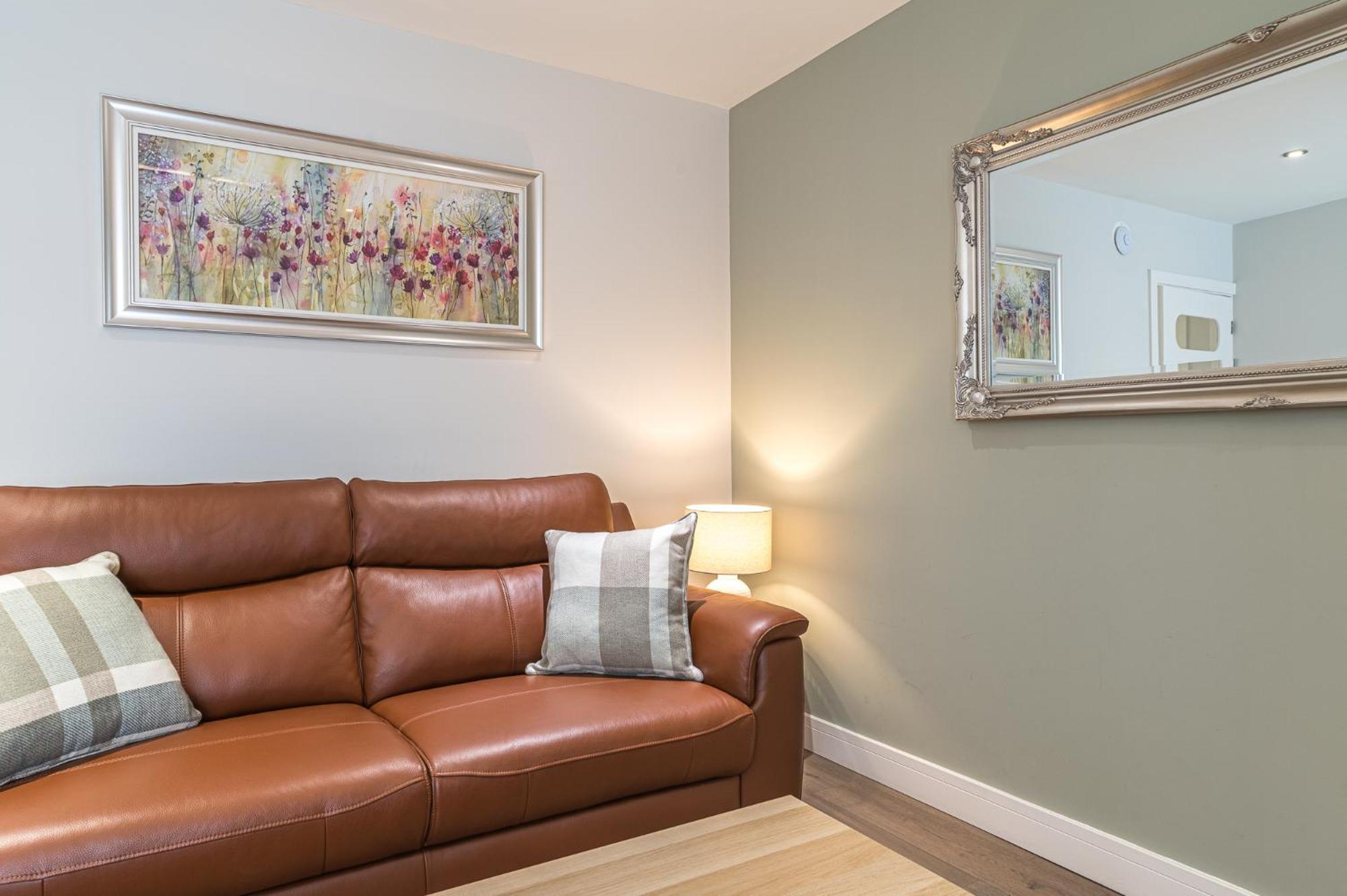 Abbey Apartments Modern Aparthotel For Tourists & Professionals Barrow-in-Furness Екстериор снимка