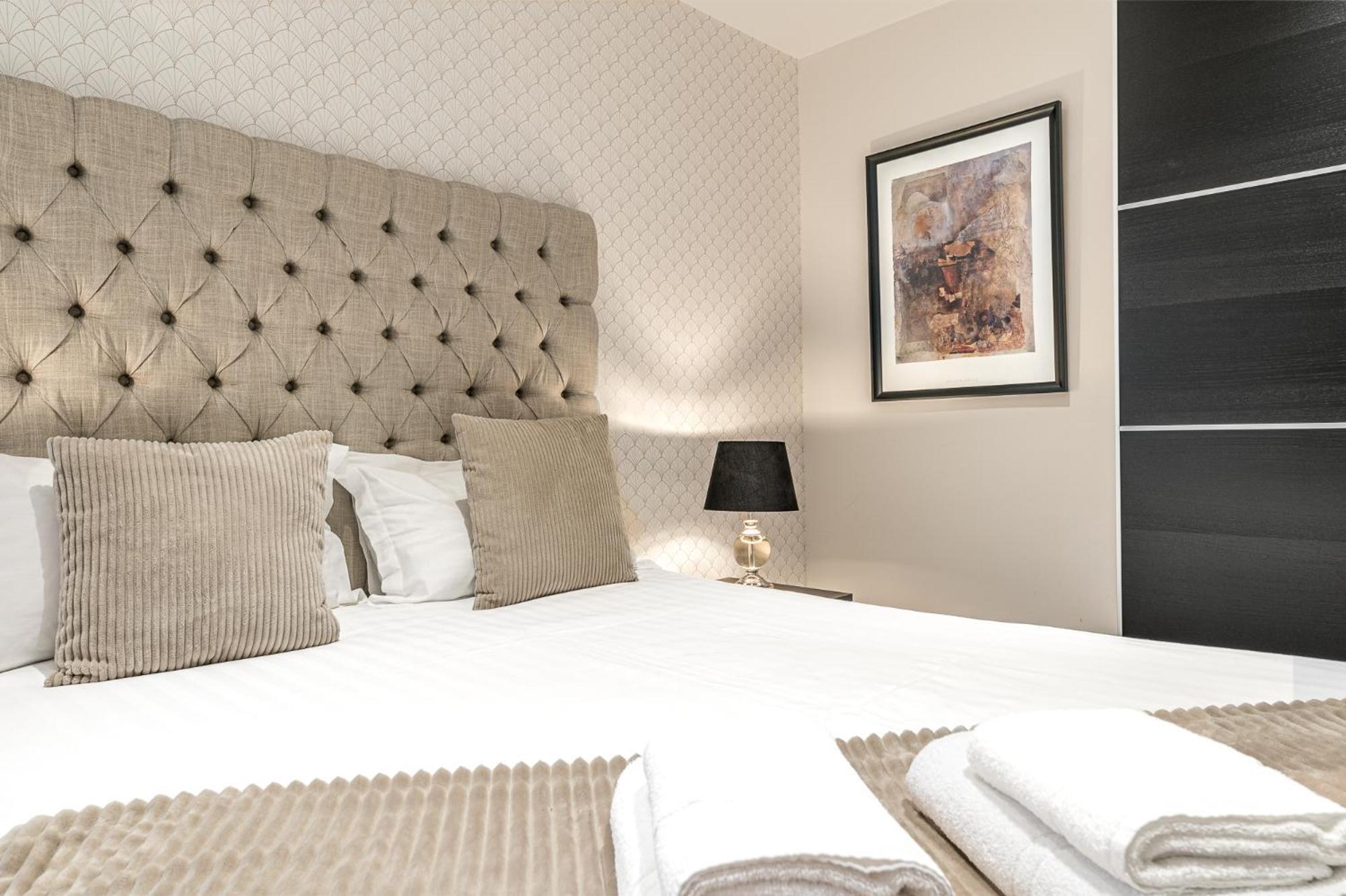 Abbey Apartments Modern Aparthotel For Tourists & Professionals Barrow-in-Furness Екстериор снимка