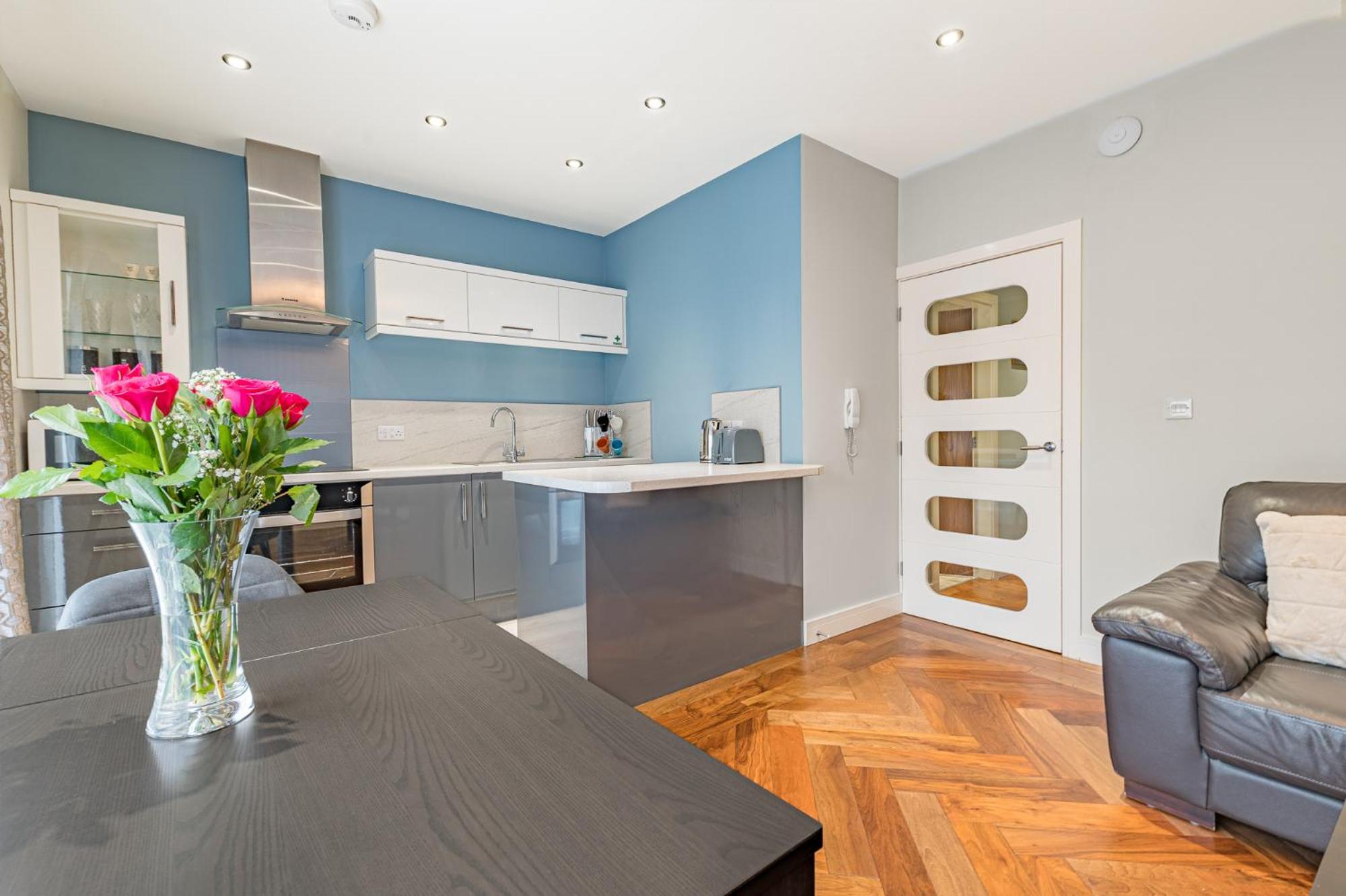 Abbey Apartments Modern Aparthotel For Tourists & Professionals Barrow-in-Furness Екстериор снимка