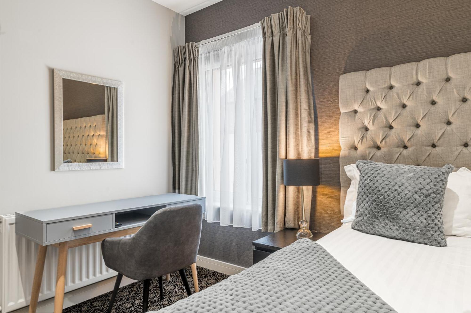 Abbey Apartments Modern Aparthotel For Tourists & Professionals Barrow-in-Furness Екстериор снимка