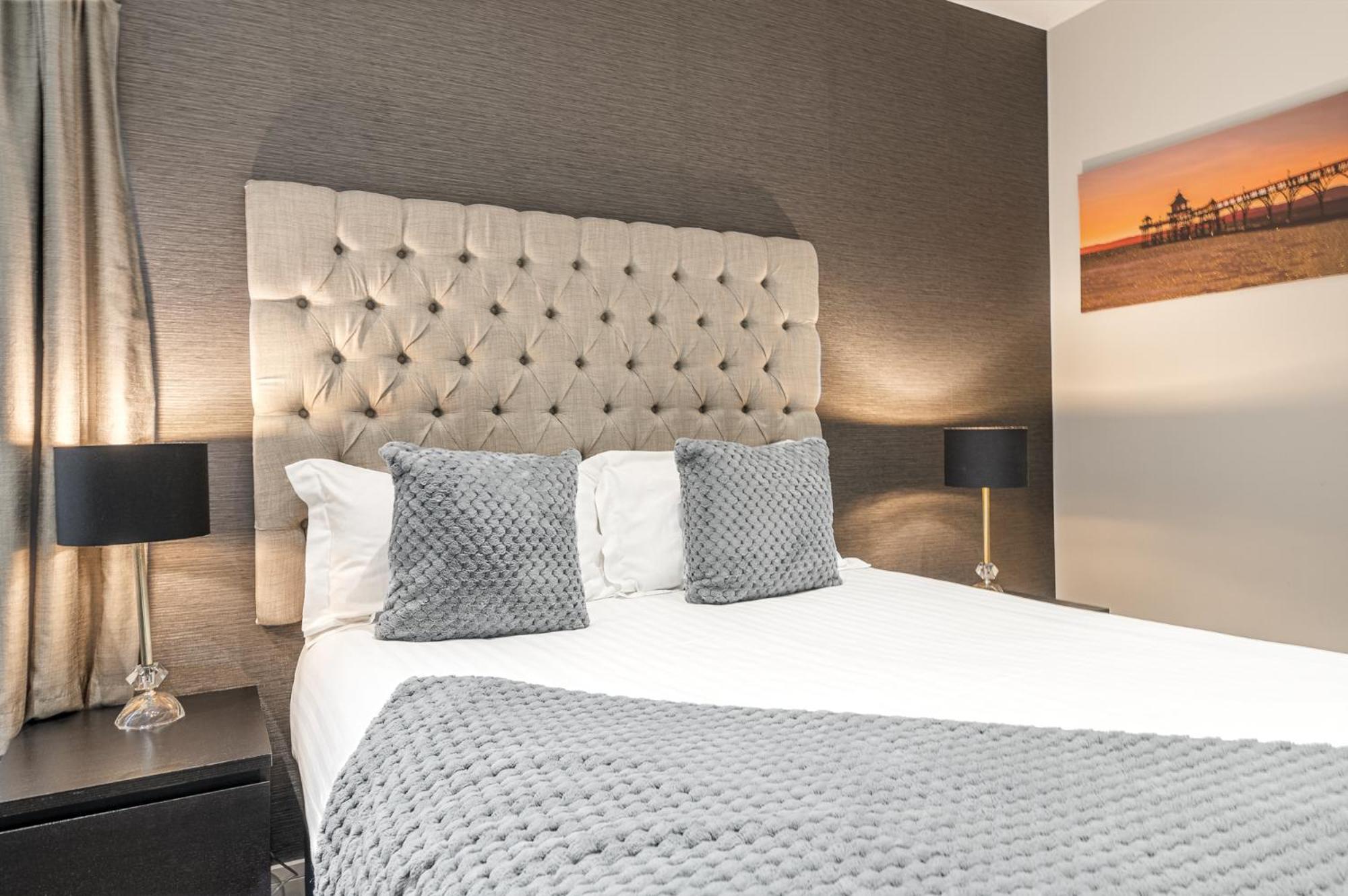 Abbey Apartments Modern Aparthotel For Tourists & Professionals Barrow-in-Furness Екстериор снимка